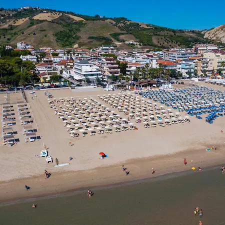 Il Moro Отель Розето-дельи-Абруцци